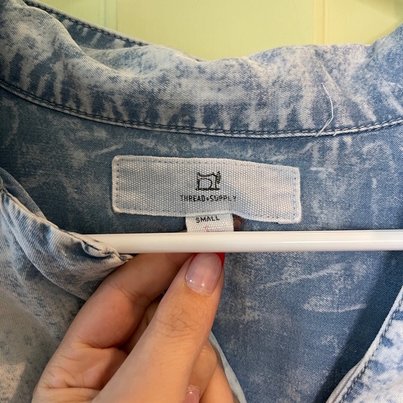 Tread & Supply Top - Picture 3 of 4